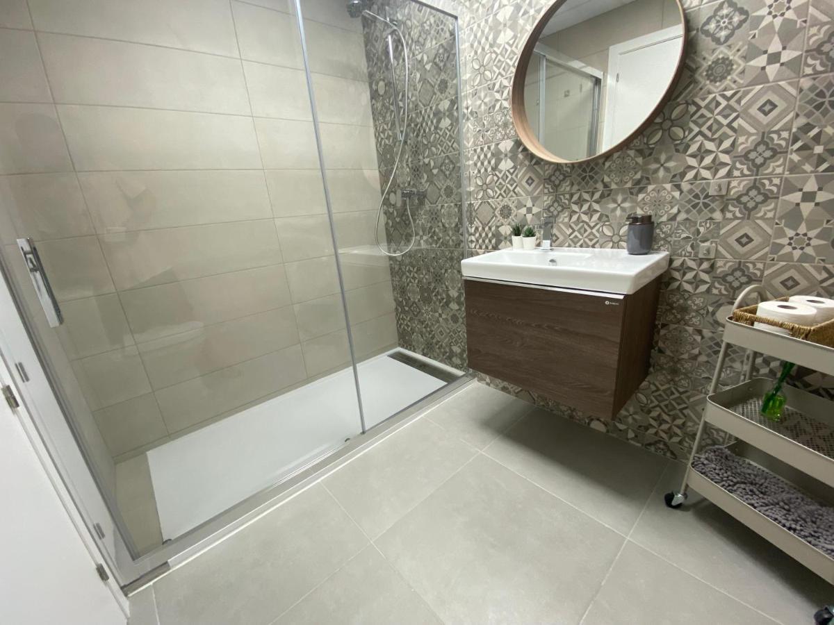 Bonito Apartamento De 2 Habitaciones Con Terraza Málaga Buitenkant foto